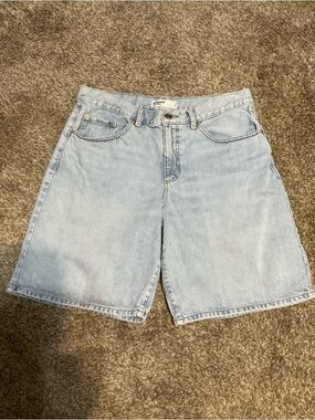 Garage Denim Light Wash Bermuda Skate Skater Jean Shorts Size 11/30” waist